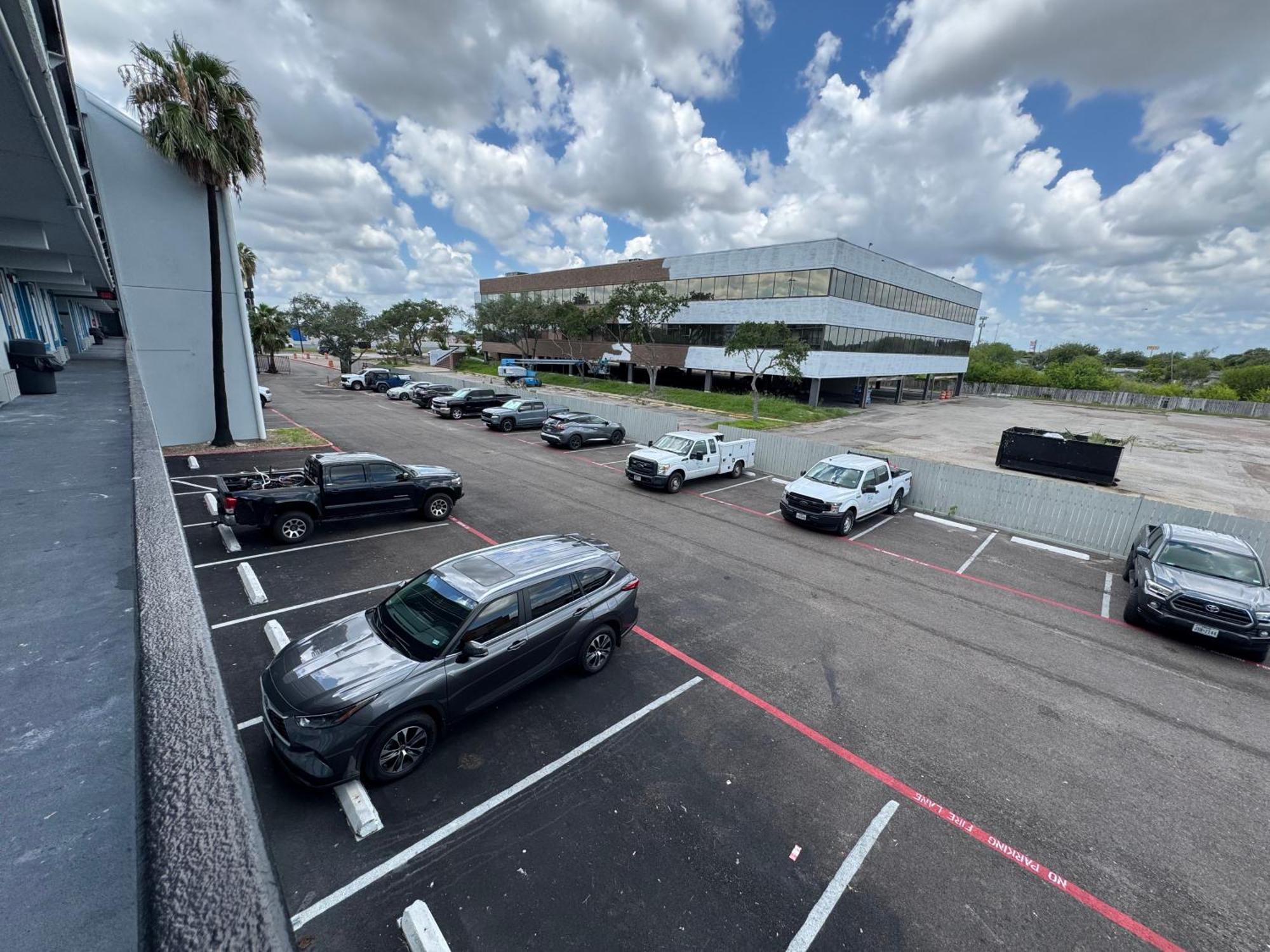 Отель Baymont By Wyndham Corpus Christi Airport Экстерьер фото