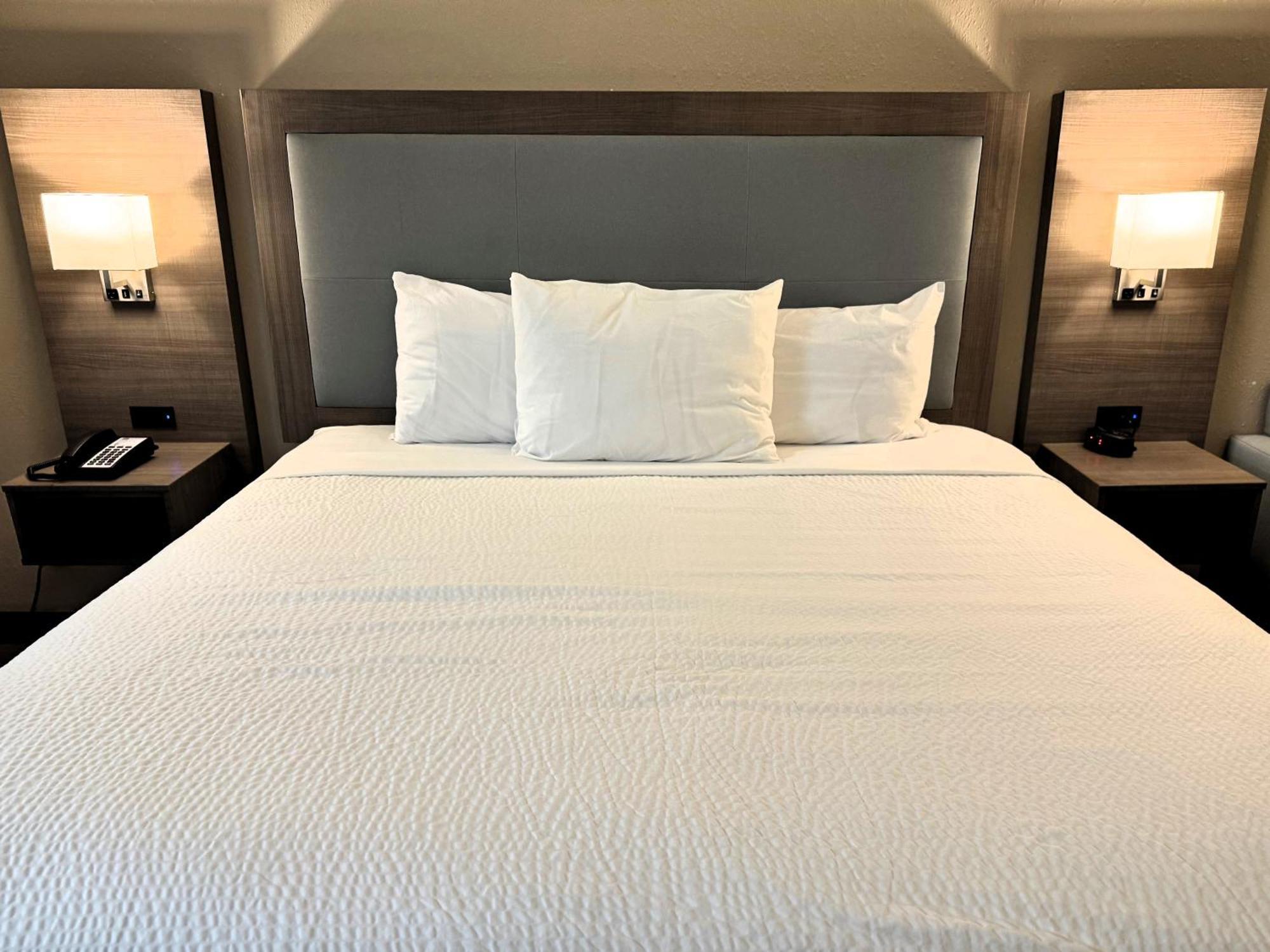 Отель Baymont By Wyndham Corpus Christi Airport Экстерьер фото