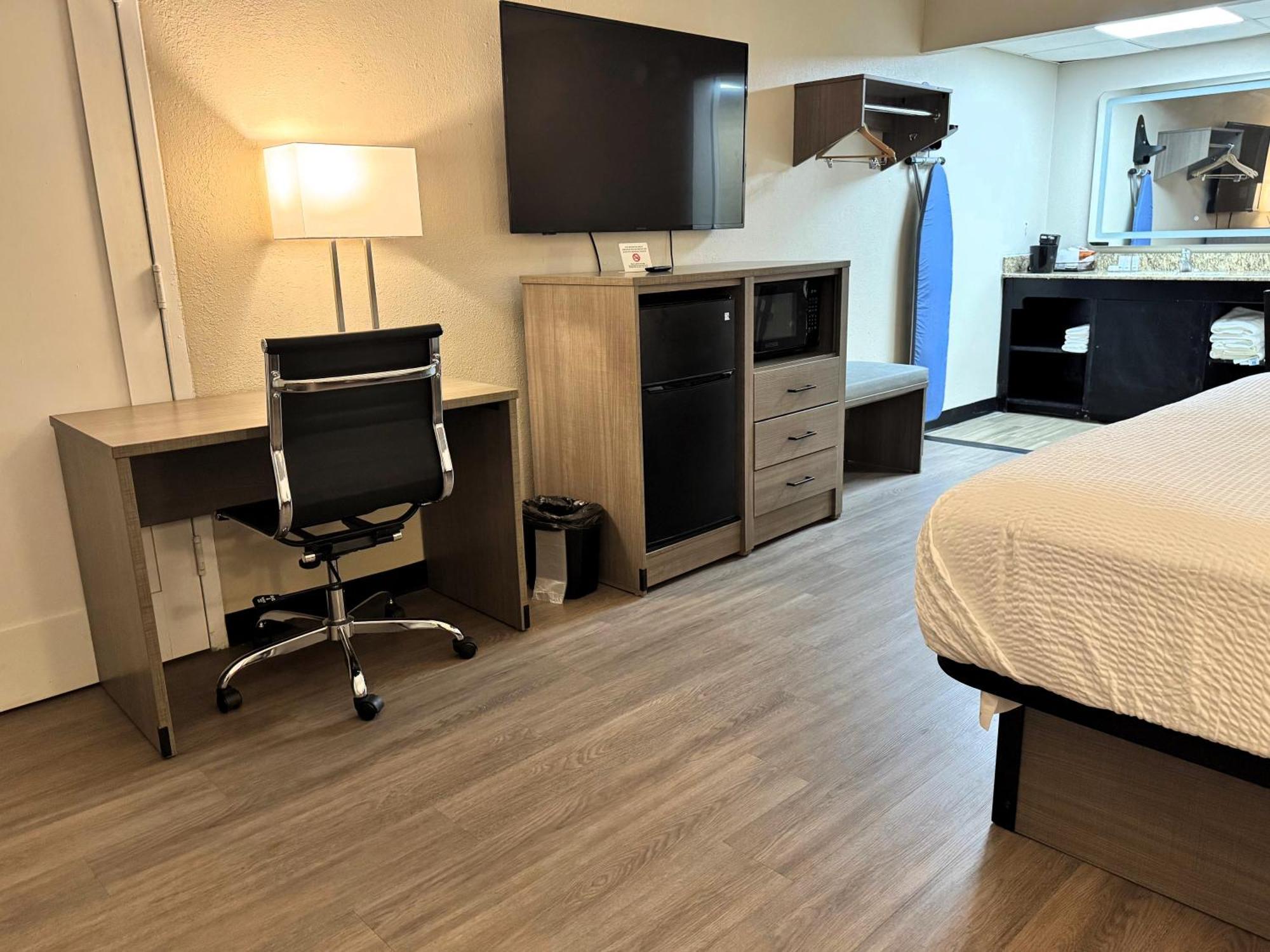 Отель Baymont By Wyndham Corpus Christi Airport Экстерьер фото