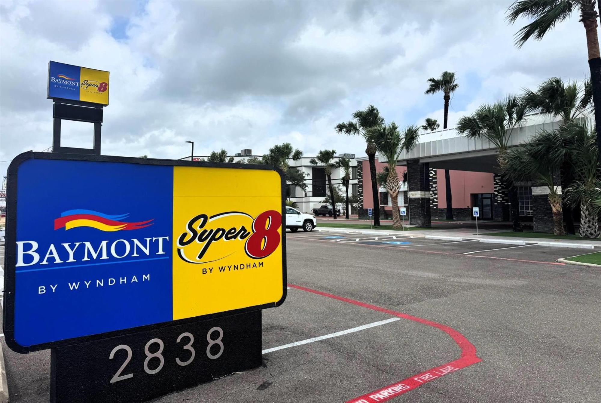 Отель Baymont By Wyndham Corpus Christi Airport Экстерьер фото