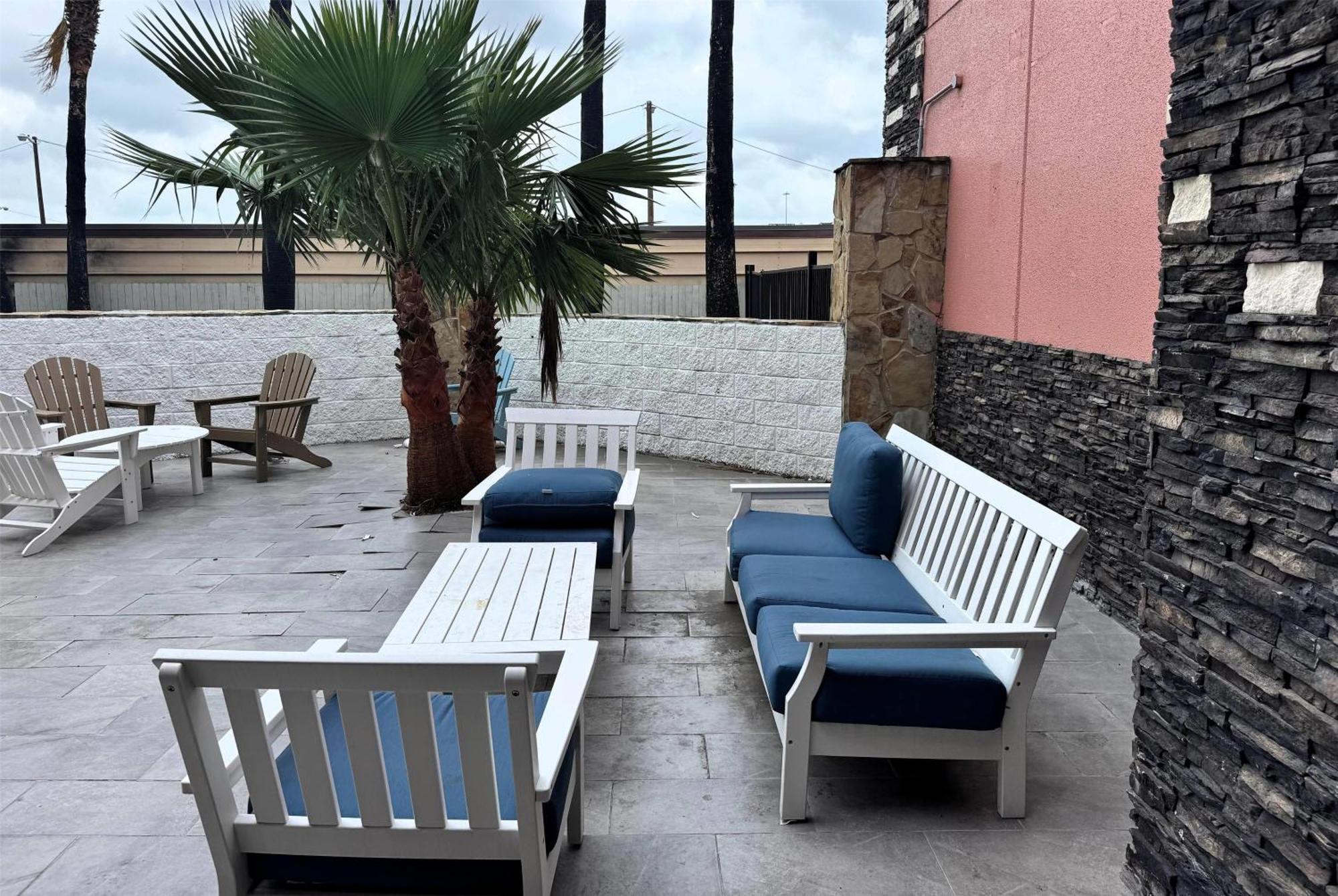 Отель Baymont By Wyndham Corpus Christi Airport Экстерьер фото